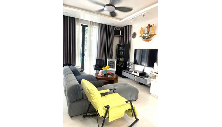 Biệt Thự Lô Góc Đẹp Lung Linh Hẻm Xe Hơi 99m2_9.9x10m Gần Tô Ngọc Vân Tam Phú Thủ Đức Chỉ 9,5 tỷ.
